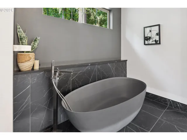 $1,250,000 | 293 North Shepherd Road, Washougal, WA 98671