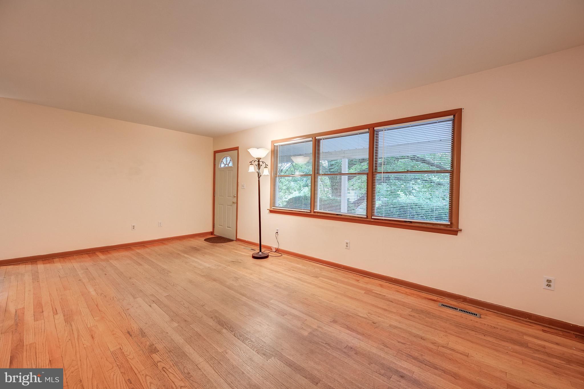 618 Kalorama Road Sykesville, MD 21784 - Photo 5 of 44 Living Room | Hardwood Floors