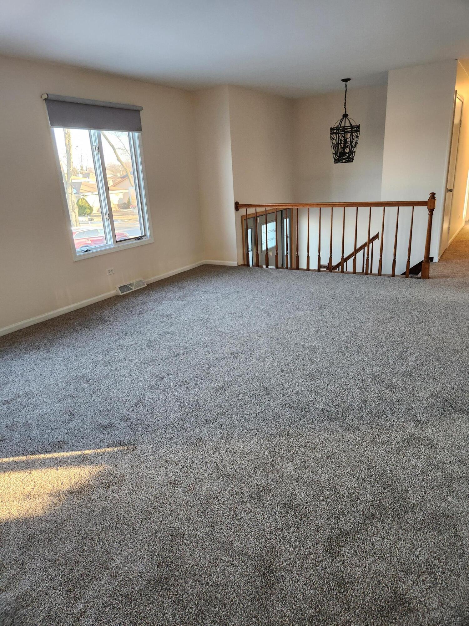 2308 Flint Court Dyer, IN 46311 - Photo 4 of 37 1500x2000