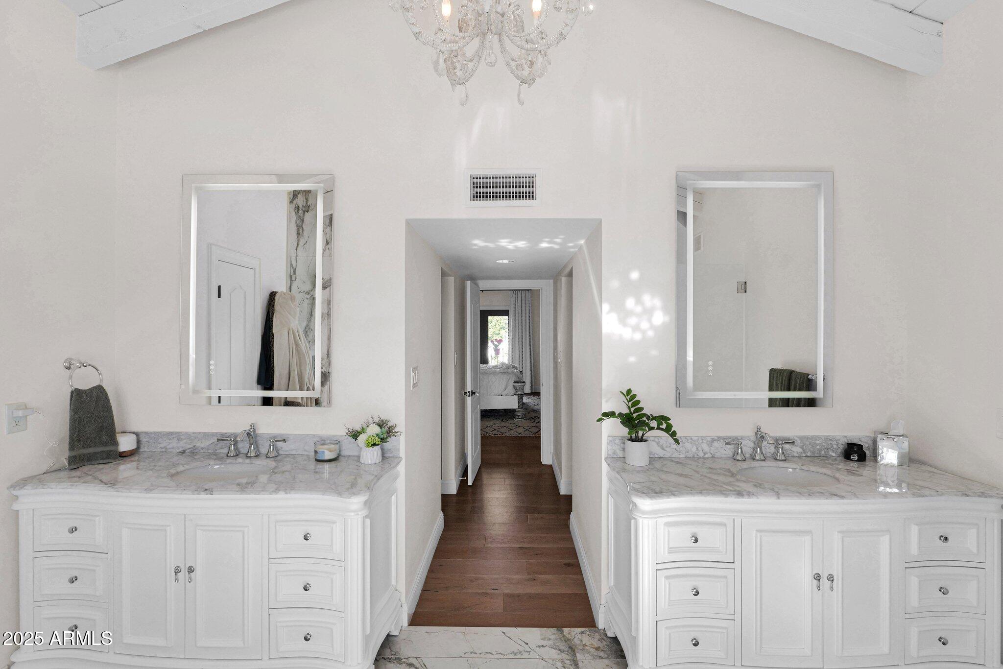 6701 North Scottsdale Road, Unit 24 Scottsdale, AZ 85250 - Photo 13 of 27 Primary Bathroom