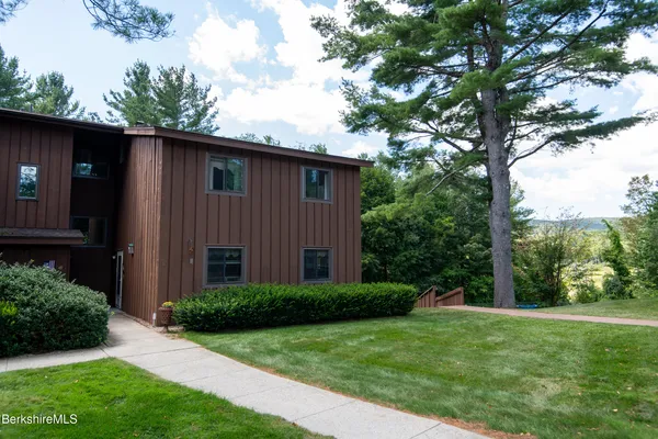 $315,000 | 51 Churchill Crest, Unit 51, Pittsfield, MA 01201