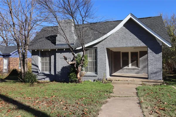 $260,000 | 2208 North Sylvania Avenue, Fort Worth, TX 76111