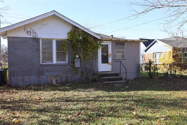 $260,000 | 2208 North Sylvania Avenue, Fort Worth, TX 76111