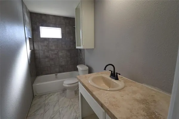 $260,000 | 2208 North Sylvania Avenue, Fort Worth, TX 76111