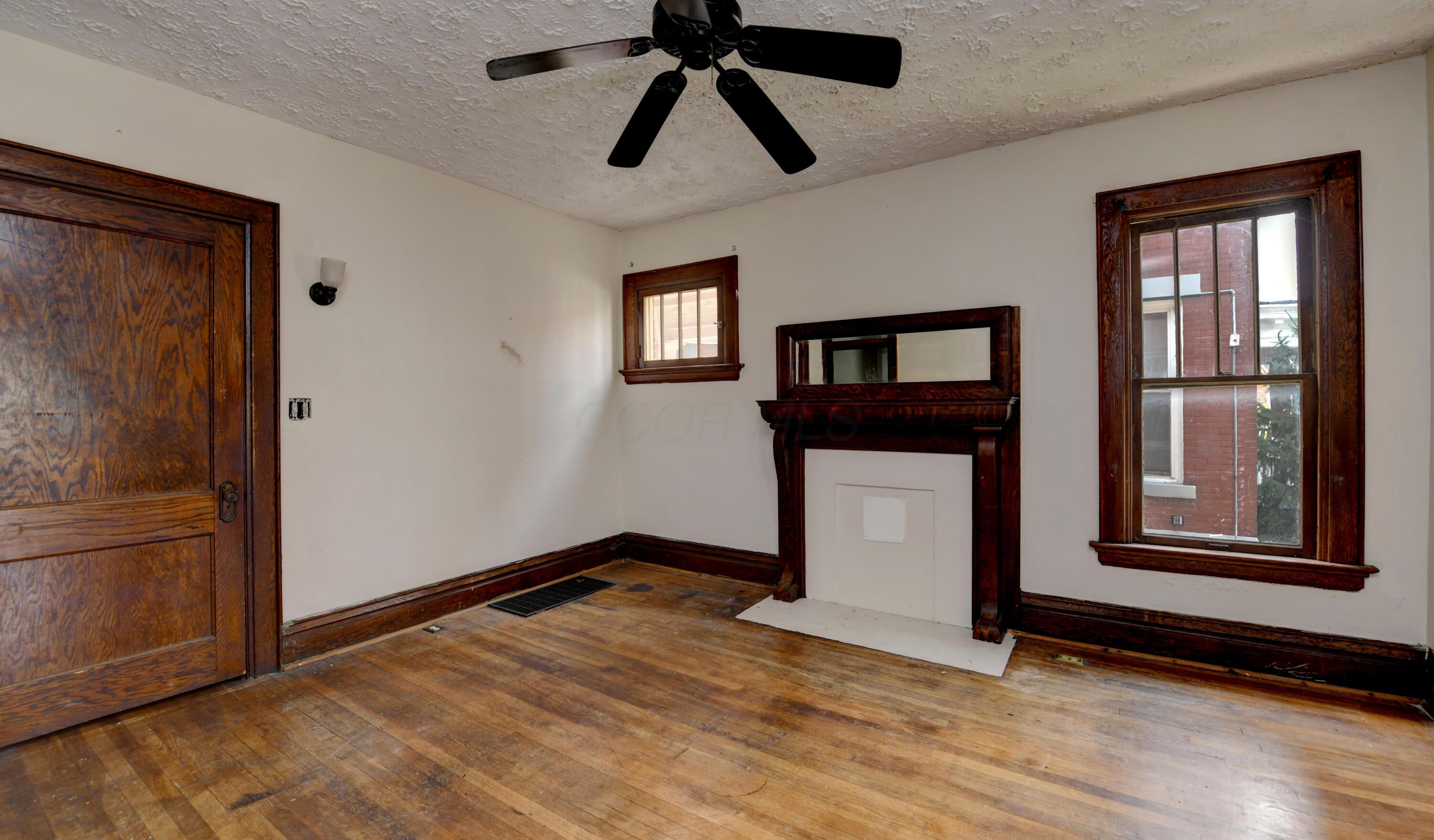 977 Bryden Road Columbus, OH 43205 - Photo 28 of 60 Unit 2- Second Bedroom
