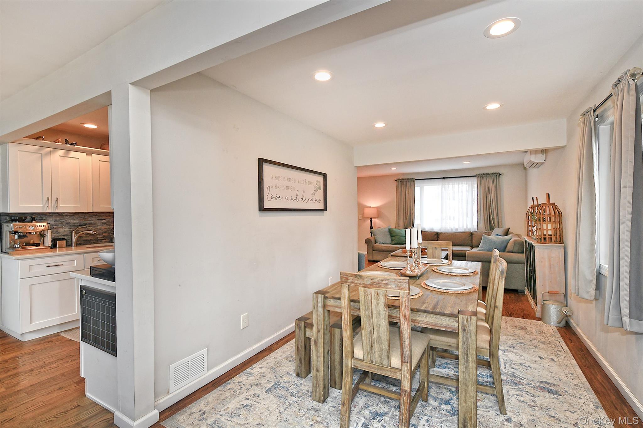 17 Pinetree Road South Huntington, NY 11746 - Photo 12 of 29