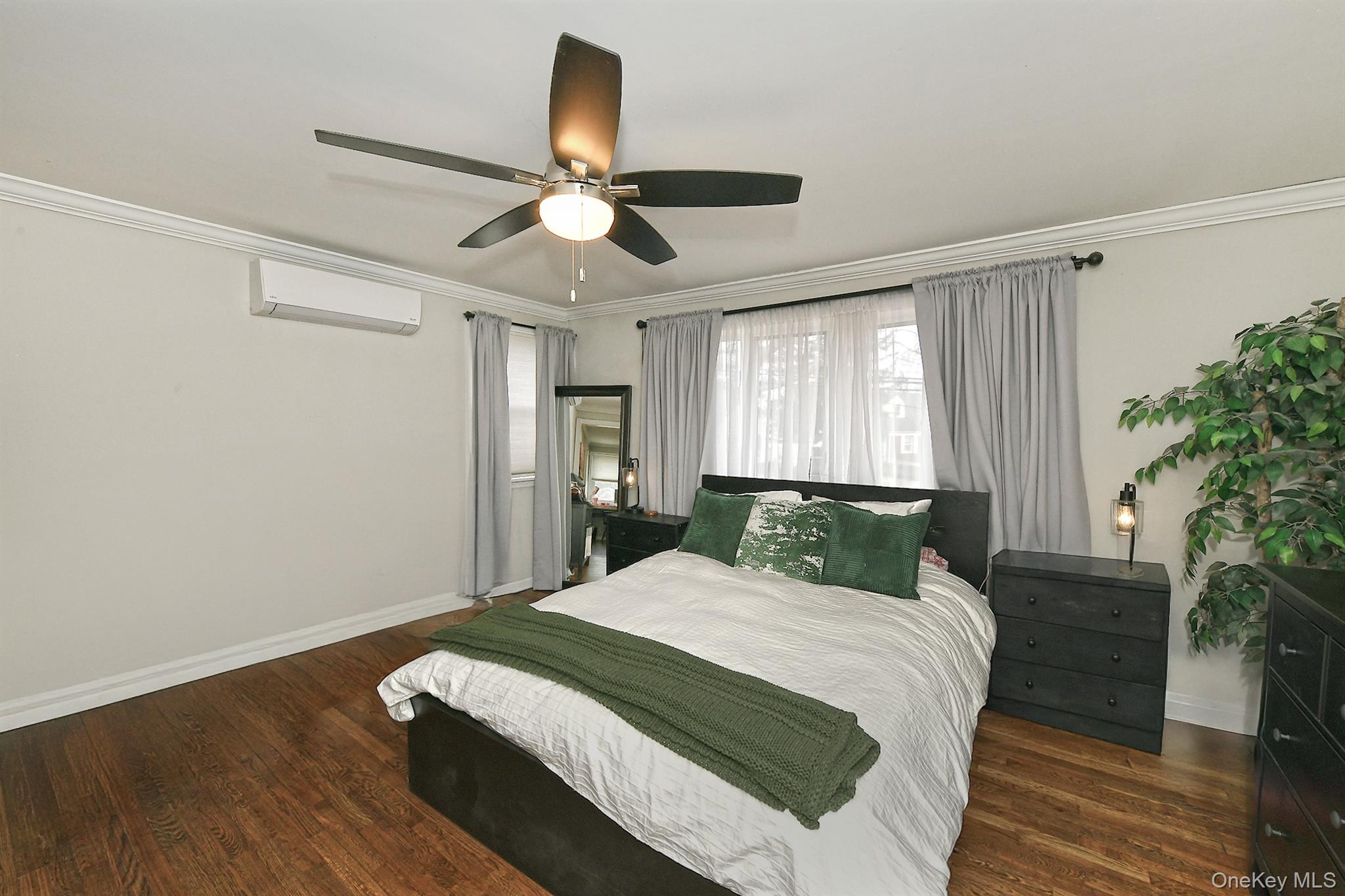 17 Pinetree Road South Huntington, NY 11746 - Photo 13 of 29