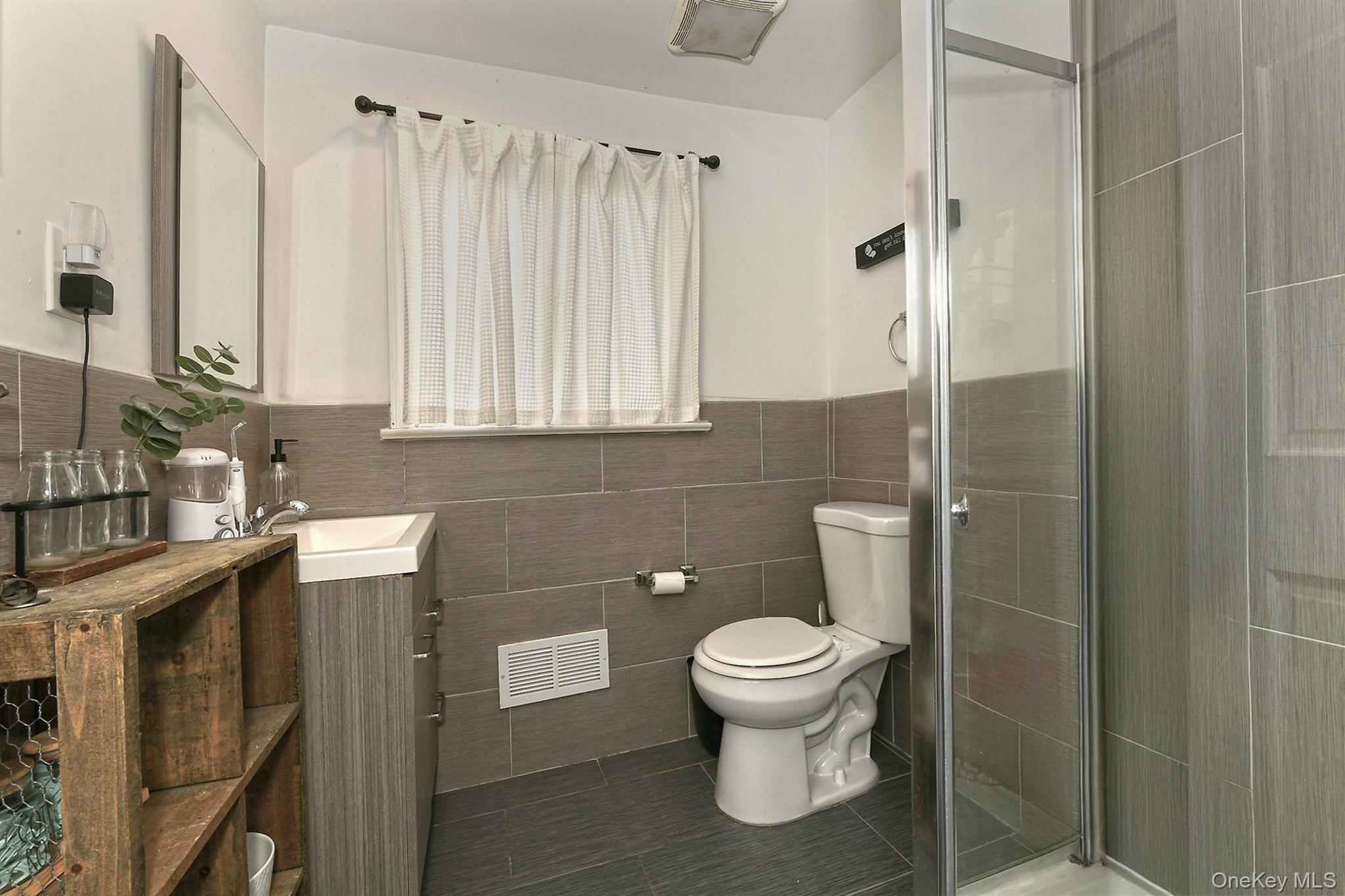 17 Pinetree Road South Huntington, NY 11746 - Photo 18 of 29