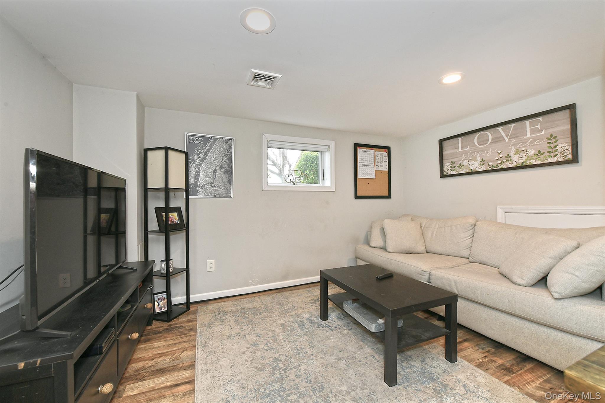 17 Pinetree Road South Huntington, NY 11746 - Photo 23 of 29