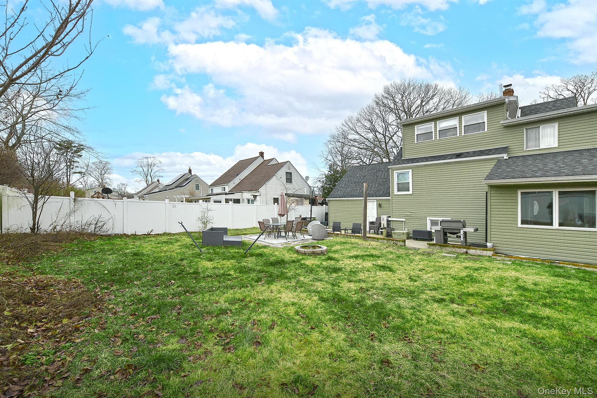 17 Pinetree Road South Huntington, NY 11746 - Photo 26 of 29