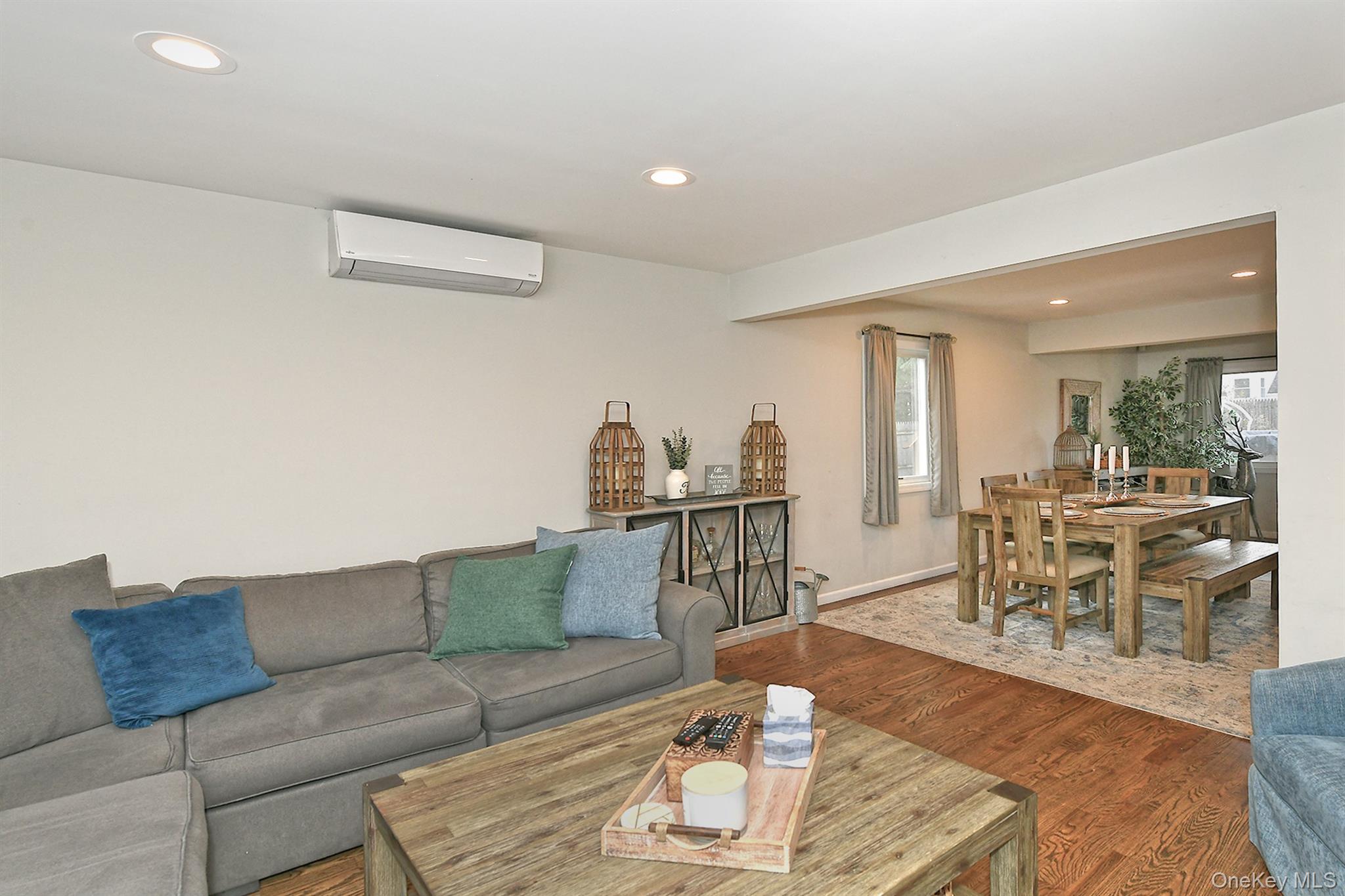 17 Pinetree Road South Huntington, NY 11746 - Photo 6 of 29