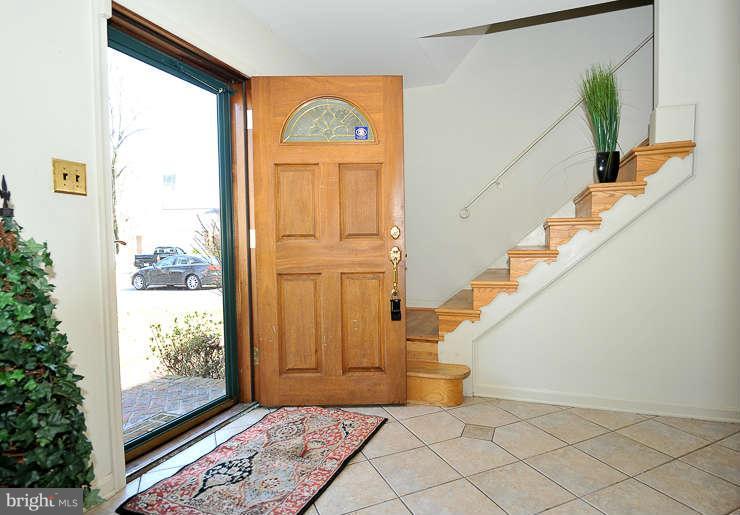 9101 Meadow Rue Lane Annandale, VA 22003 - Photo 2 of 21 Interior (General)