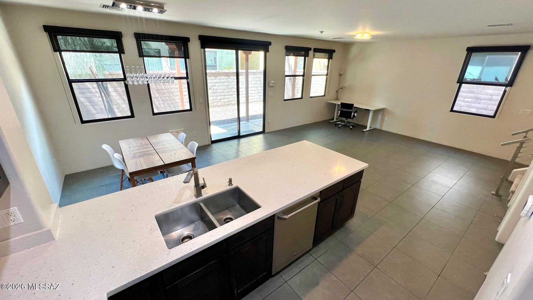 391 East Calderwood Road Tucson, AZ 85704 - Photo 12 of 27