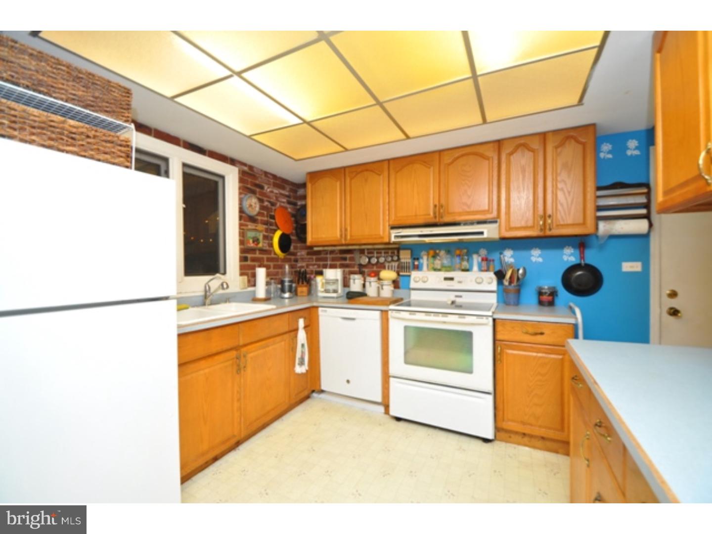 1542 Stoke Park Road Bethlehem, PA 18017 - Photo 6 of 24 Gallery Image 6