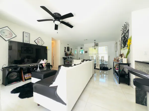 $499,000 | 230 Northeast 25th Street, Pompano Beach, FL 33064