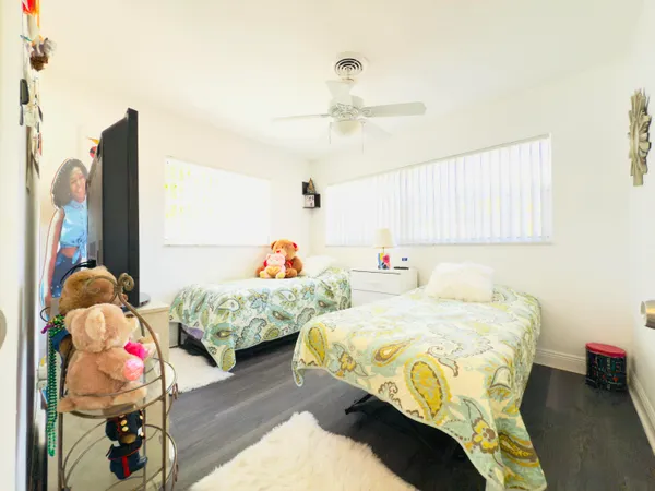 $499,000 | 230 Northeast 25th Street, Pompano Beach, FL 33064