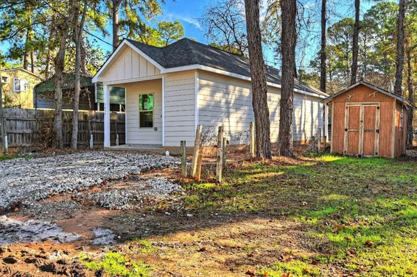 $1,050 | 9638 Warm Spring, Willis, TX 77378