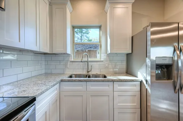 $1,050 | 9638 Warm Spring, Willis, TX 77378