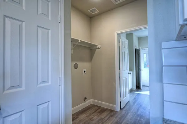 $1,050 | 9638 Warm Spring, Willis, TX 77378