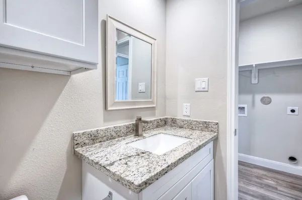 $1,050 | 9638 Warm Spring, Willis, TX 77378