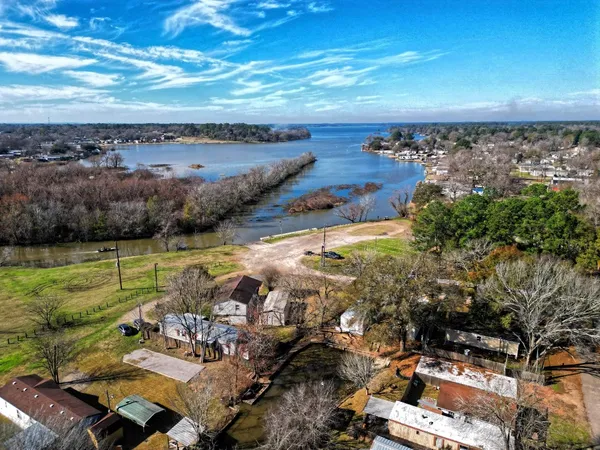 $1,050 | 9638 Warm Spring, Willis, TX 77378