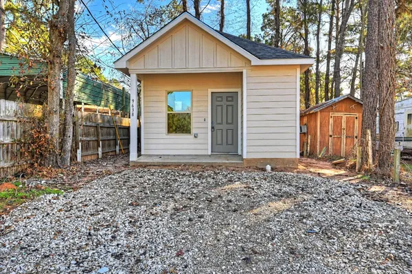 $1,050 | 9638 Warm Spring, Willis, TX 77378