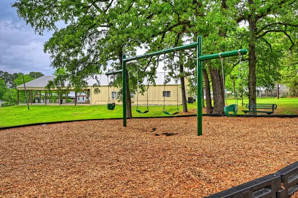 $1,050 | 9638 Warm Spring, Willis, TX 77378