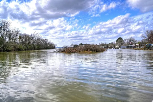 $1,050 | 9638 Warm Spring, Willis, TX 77378