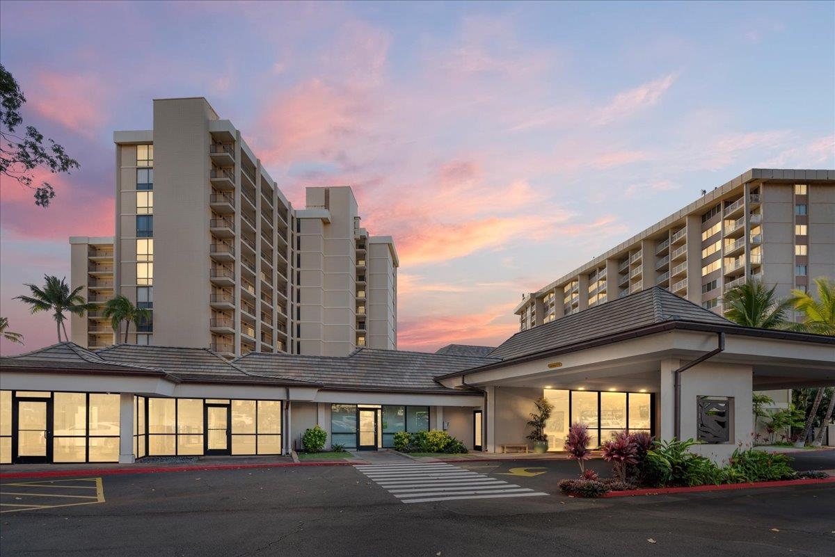 4327 Lower Honoapiilani Road, Unit 801 Lahaina, HI 96761 - Photo 2 of 13