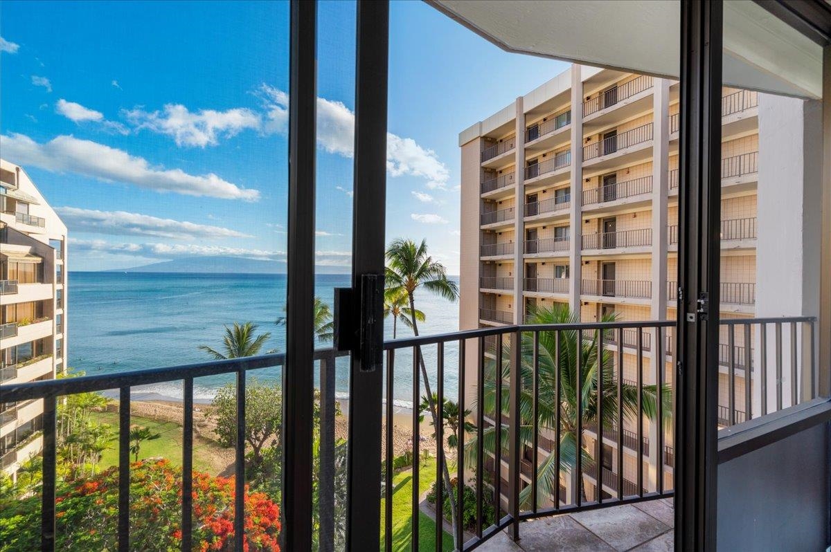 4327 Lower Honoapiilani Road, Unit 801 Lahaina, HI 96761 - Photo 10 of 13
