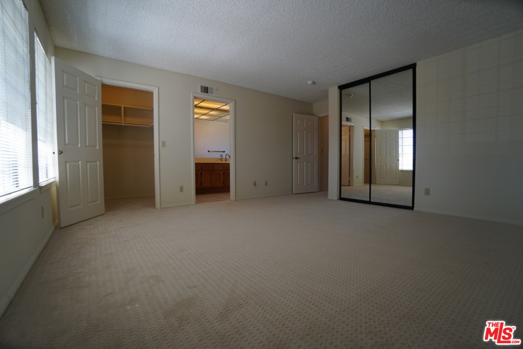 19757 Eagle Ridge Lane Porter Ranch, CA 91326 - Photo 13 of 34