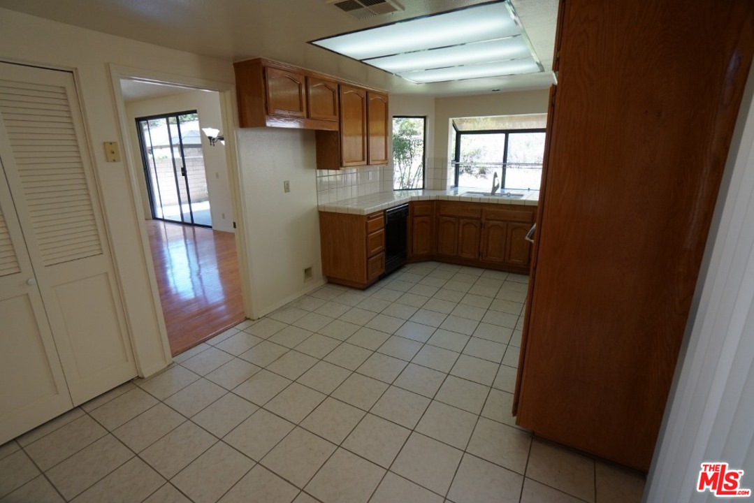 19757 Eagle Ridge Lane Porter Ranch, CA 91326 - Photo 21 of 34