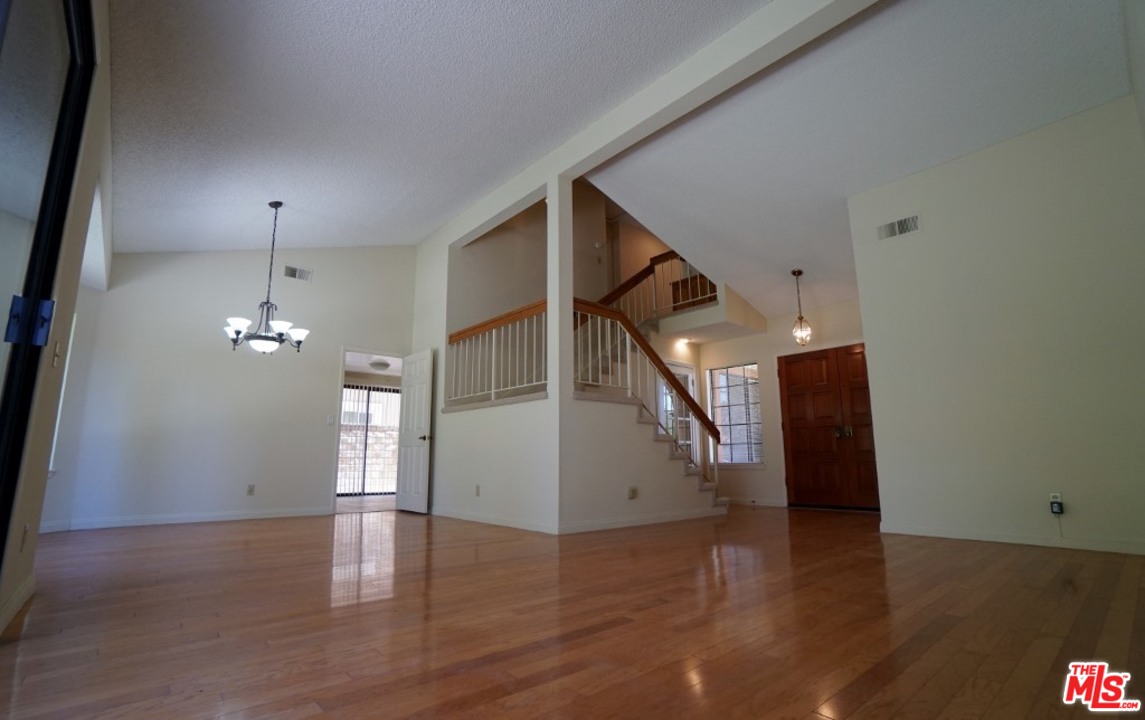19757 Eagle Ridge Lane Porter Ranch, CA 91326 - Photo 5 of 34