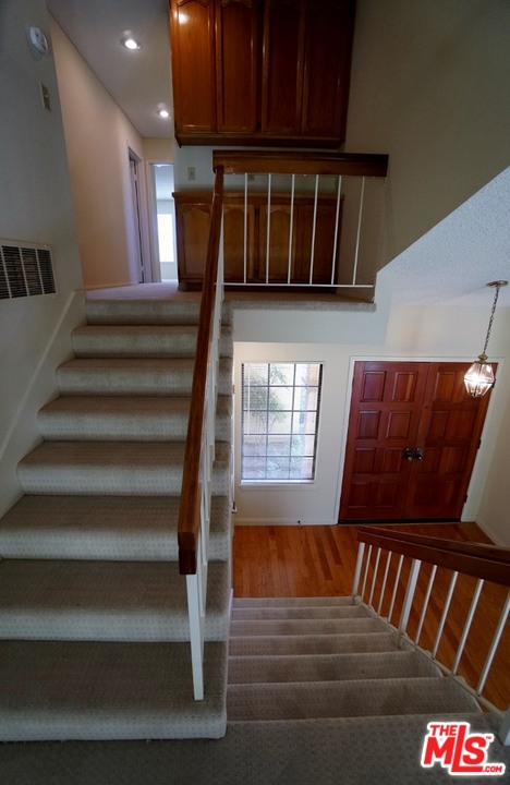 19757 Eagle Ridge Lane Porter Ranch, CA 91326 - Photo 7 of 34