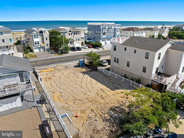 a view of a terrace with sitting area