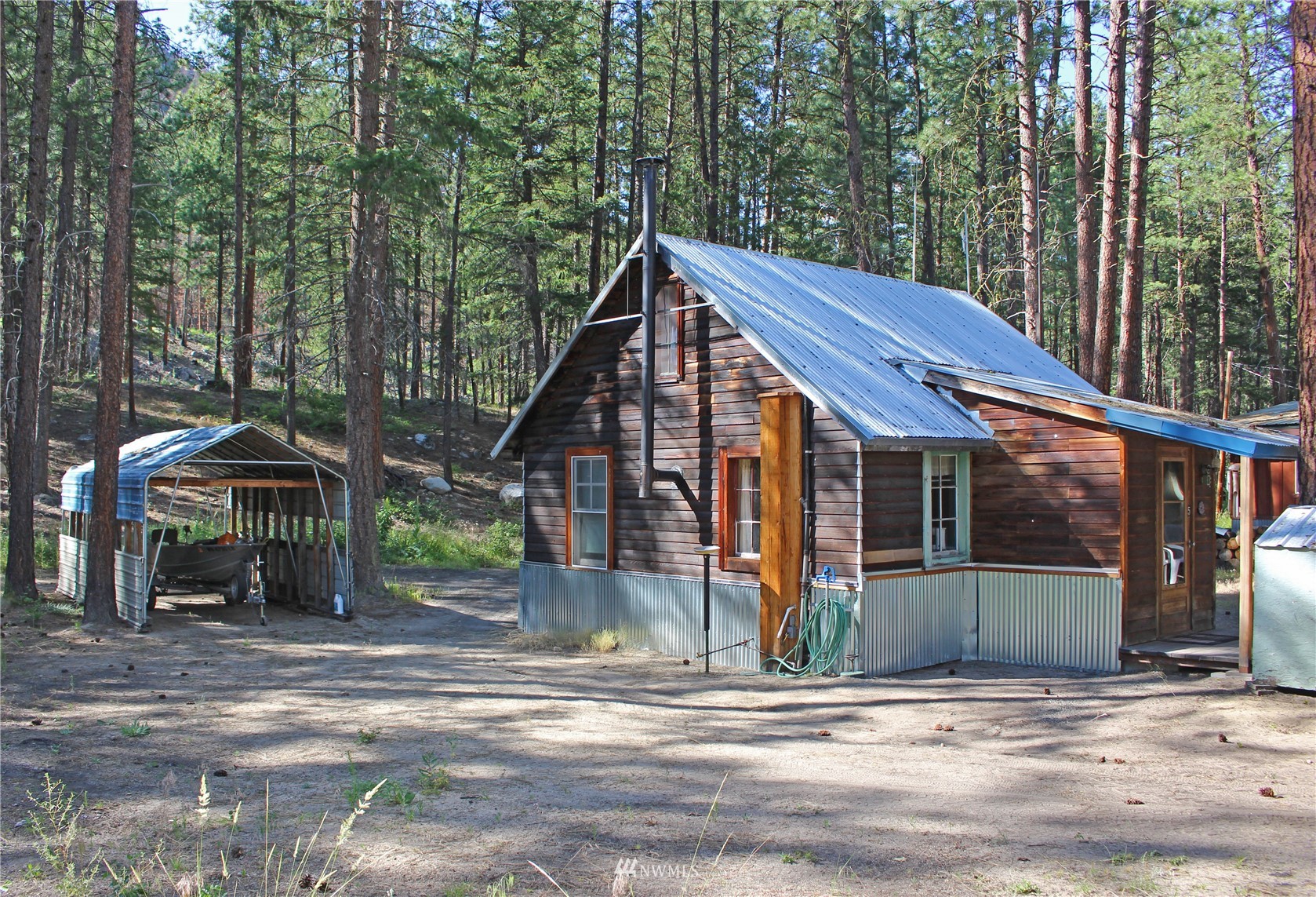 5 Heaton Road Winthrop, WA 98862 - Photo 1 of 38 Gallery Image 1