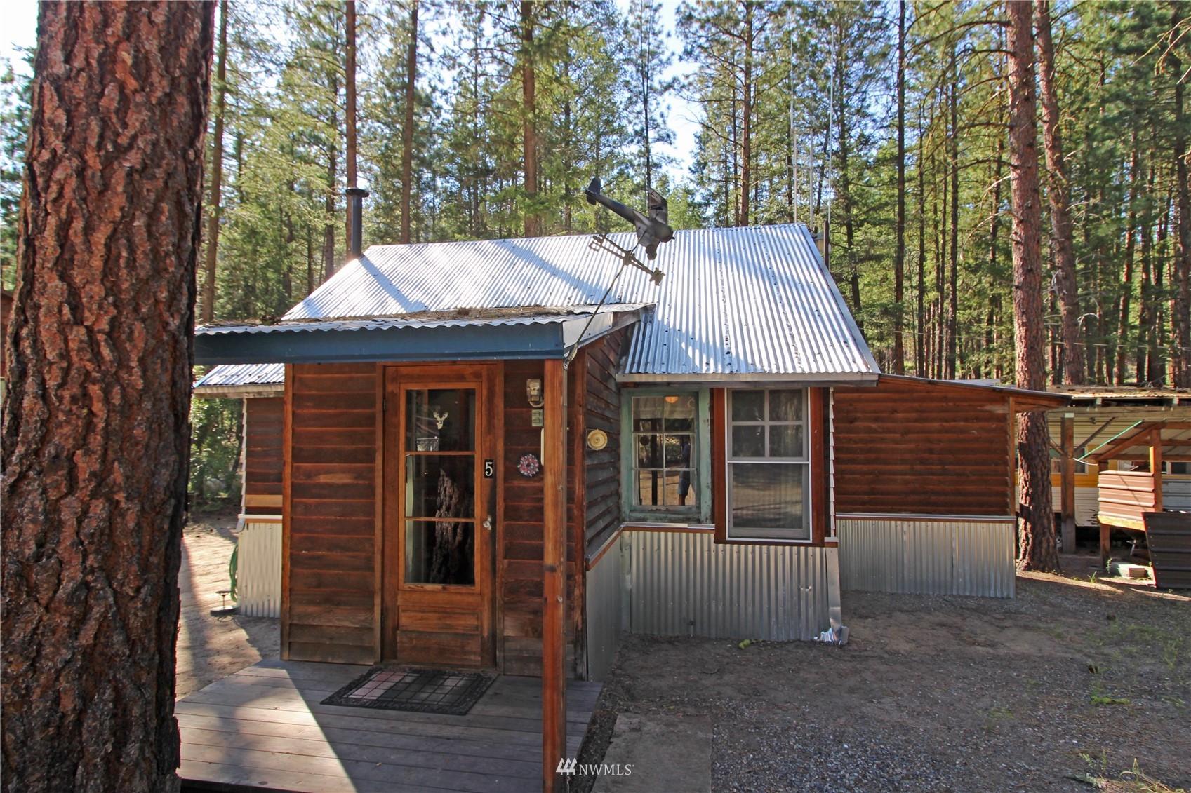 5 Heaton Road Winthrop, WA 98862 - Photo 2 of 38 Gallery Image 2