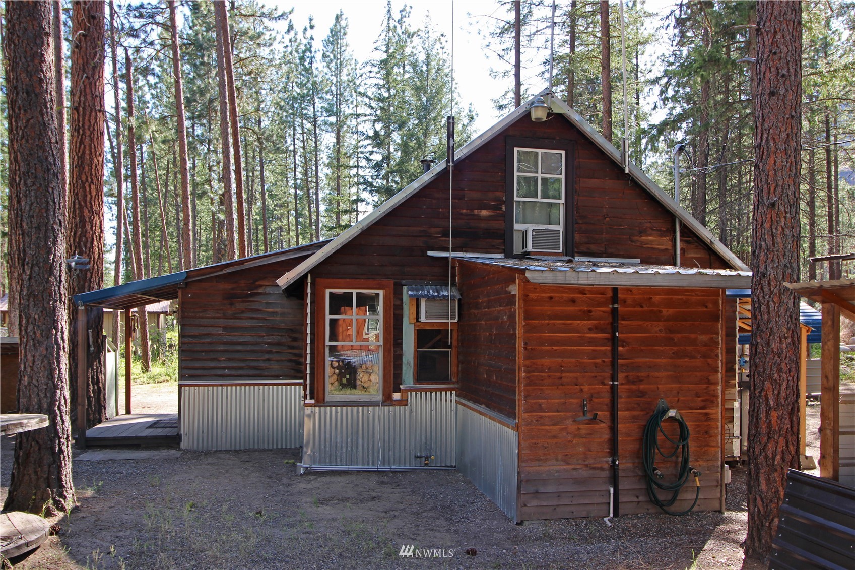 5 Heaton Road Winthrop, WA 98862 - Photo 5 of 38 Gallery Image 5