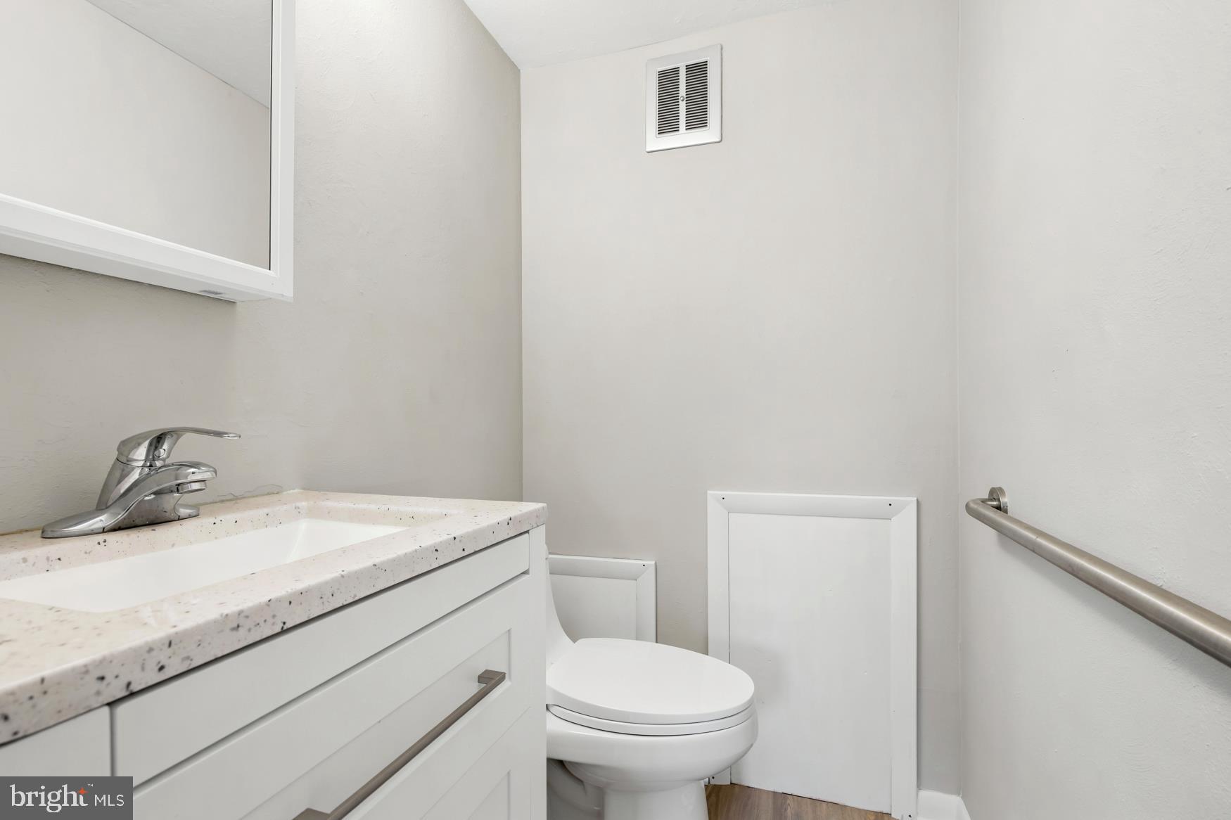 1155 York Rd., Unit E4 Warminster, PA 18974 - Photo 17 of 24 Primary Bedroom Bath