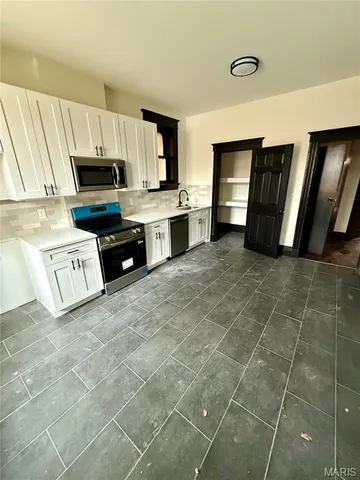 $329,000 | 3445 Iowa Avenue, St. Louis, MO 63118