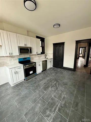 $329,000 | 3445 Iowa Avenue, St. Louis, MO 63118