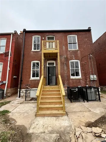 $329,000 | 3445 Iowa Avenue, St. Louis, MO 63118
