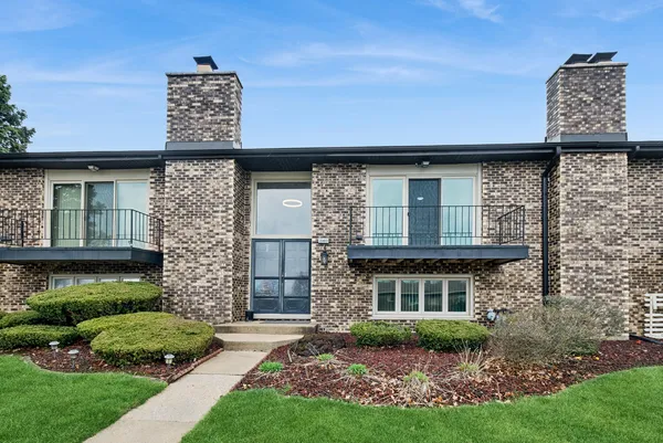 $289,000 | 15403 Catalina Drive, Orland Park, IL 60462