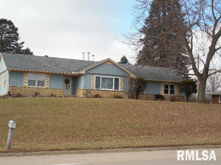 3816 North 3rd Street Clinton, IA 52732 - Photo 1 of 20 Gallery Image 1