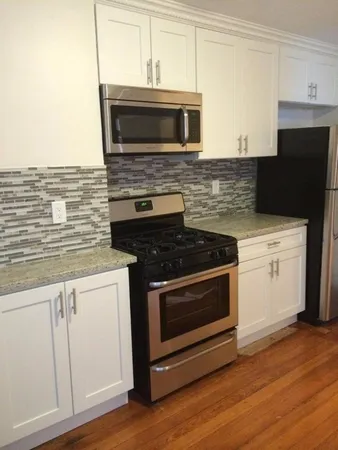$2,950 | 72 Frankfort Street, Unit 2R, Boston, MA 02128