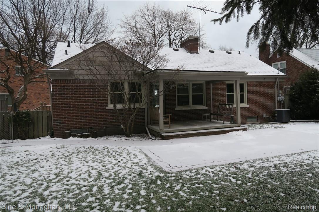 404 Roland Court Grosse Pointe, MI 48236 - Photo 20 of 20 IMG_3087.JPG