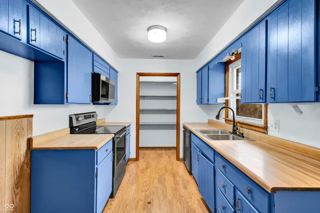 $169,900 | 213 Shull Drive, North Vernon, IN 47265