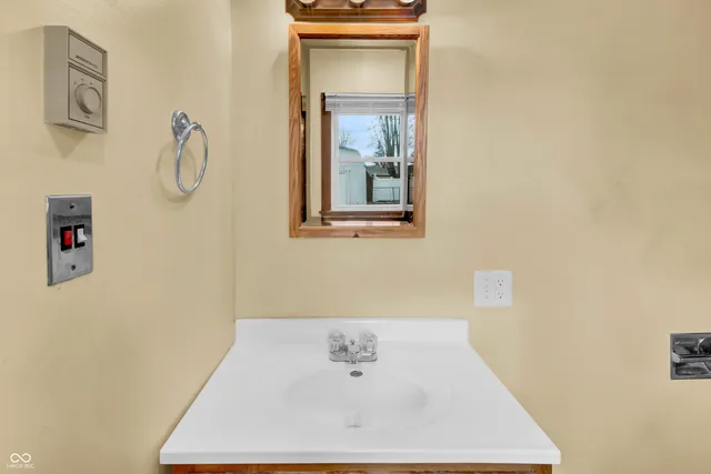 $169,900 | 213 Shull Drive, North Vernon, IN 47265