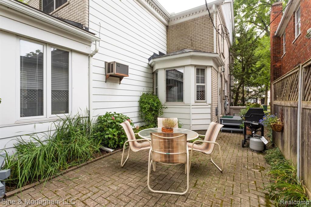 1747 Littlestone Road Grosse Pointe Woods, MI 48236 - Photo 19 of 22