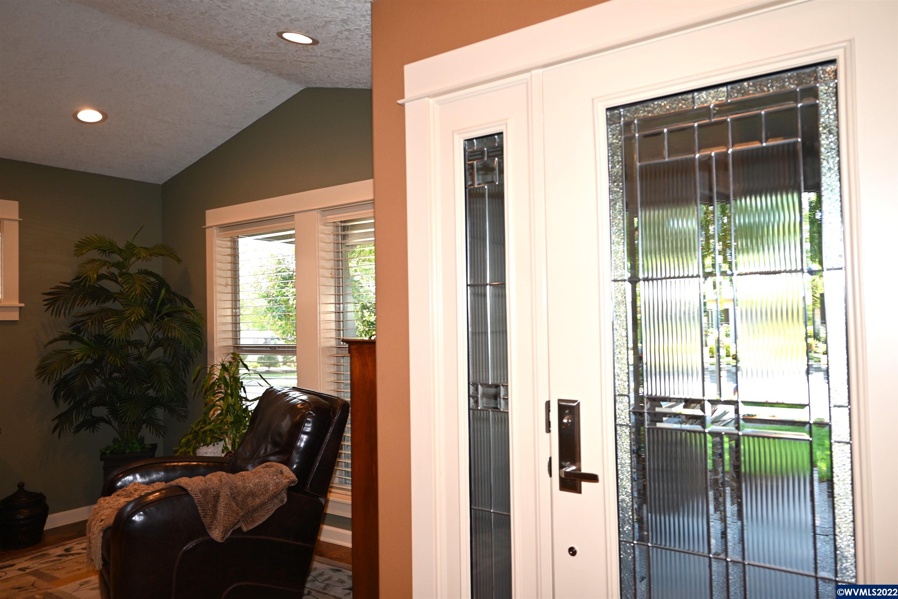 2066 Southeast Rhododendron Avenue Dallas, OR 97338 - Photo 4 of 26 Gallery Image 4